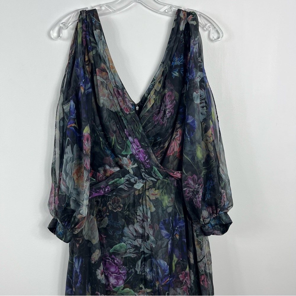 Marchesa Notte Metallic Sheer Multicolor Floral
Pleated Gown Size 12 Moody Black - Picture 4 of 13
